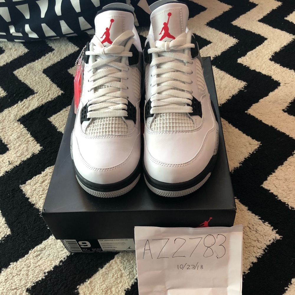 DS AIR JORDAN 4 WHITE CEMENT